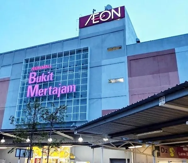 Wooden House Penang By The Bukit 4R3B 10Pax With Netflix & Wifi Villa Bukit Mertajam Holiday home