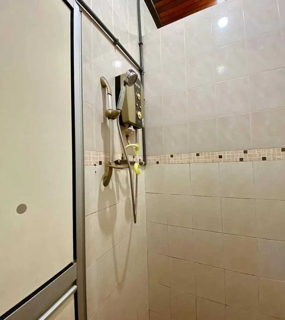 Wooden House Penang By The Bukit 4R3B 10Pax With Netflix & Wifi Villa Bukit Mertajam 0*,